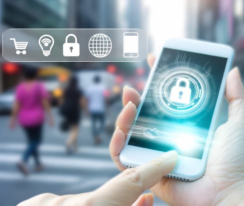 Carte bancaire sur le téléphone : bonne ou mauvaise idée ?